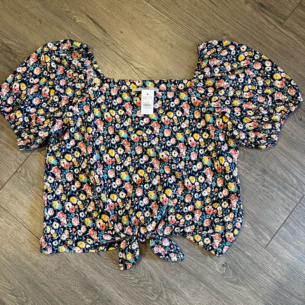 Brand new floral LOFT  top